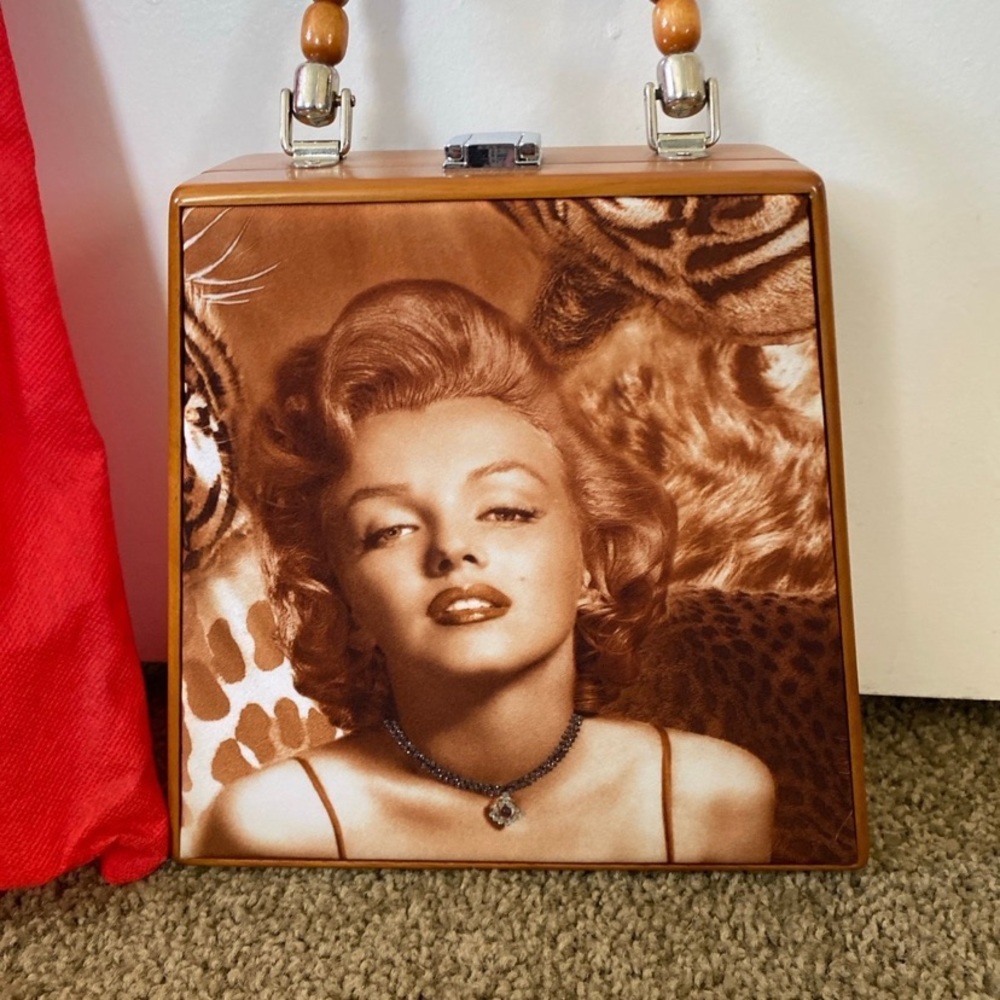 Marilyn Monroe Brown Handbag - Picture 2 of 6
